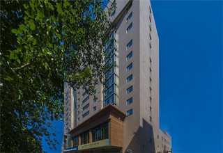 果园太阳能杀虫灯